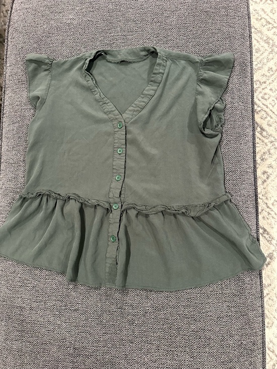 Tops - Women’s Olive Green V-Neck Ruffle Button-Front Top